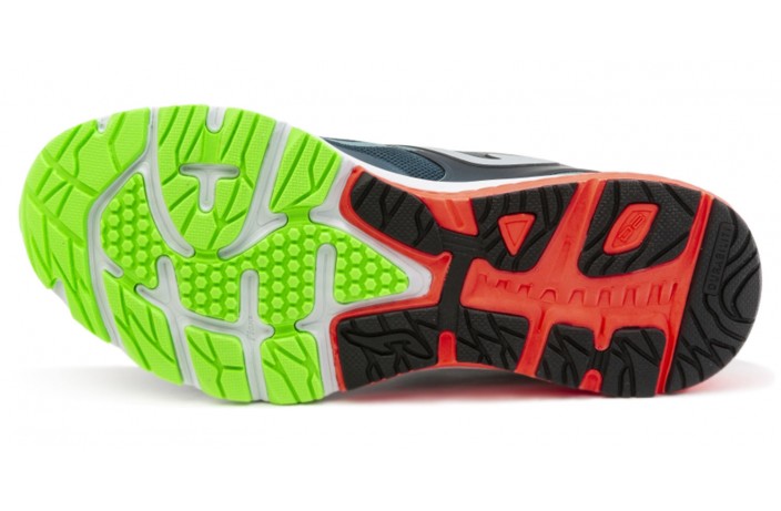 Кроссовки спортивные (для бега) черно-красные Joma TITANIUM